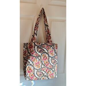 NWT Vera Bradley tote features a quilted cotton design in the “Blooming Paisley”